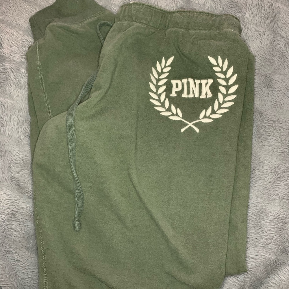 💚💚PINK SWEATPANTS💚💚